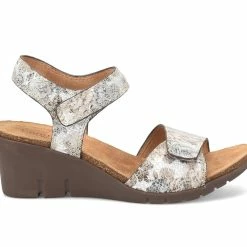 Women's Comfortiva Abria Wedges